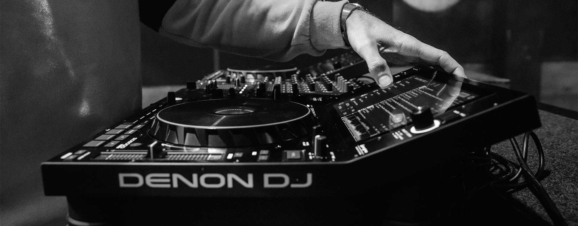 DENON DJ. Abraza el futuro - Siluj